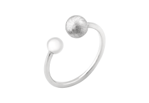 Серебряное кольцо Притяжение с двумя сферами
