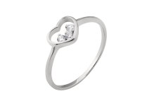 Серебряное кольцо Сердце с тремя фианитами внутри