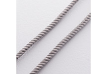Шелковый шнурок с серебряной застежкой