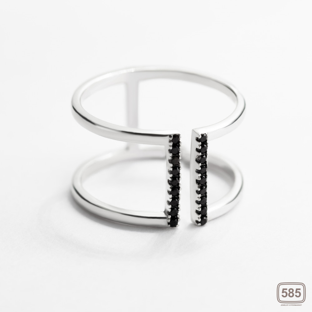 Серебряное кольцо покрытое родием с фианитами
