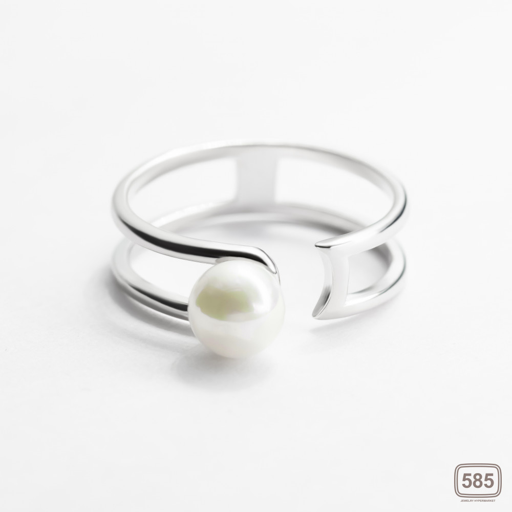 Серебряное кольцо покрытое родием с жемчужиной